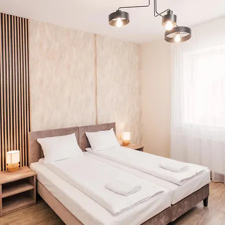 Apartmanhotel Aparts & Garbarska 3*