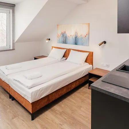 Aparts & Garbarska Apartmanhotel