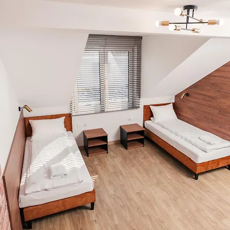 Apartmanhotel Aparts & Garbarska 3*