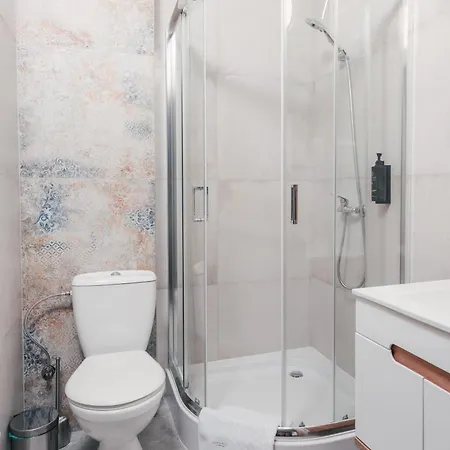 Apartmanhotel Aparts & Garbarska 3*