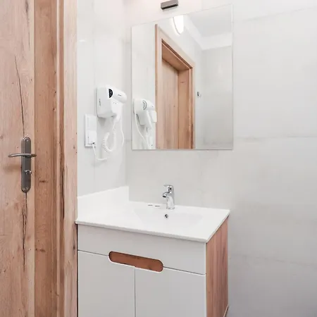 Aparts & Garbarska 3*